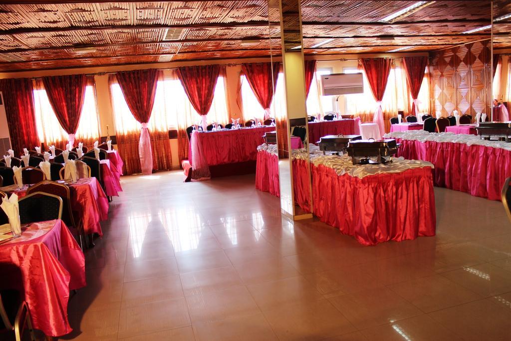 Hotel Mansel Yaoundé Exterior foto