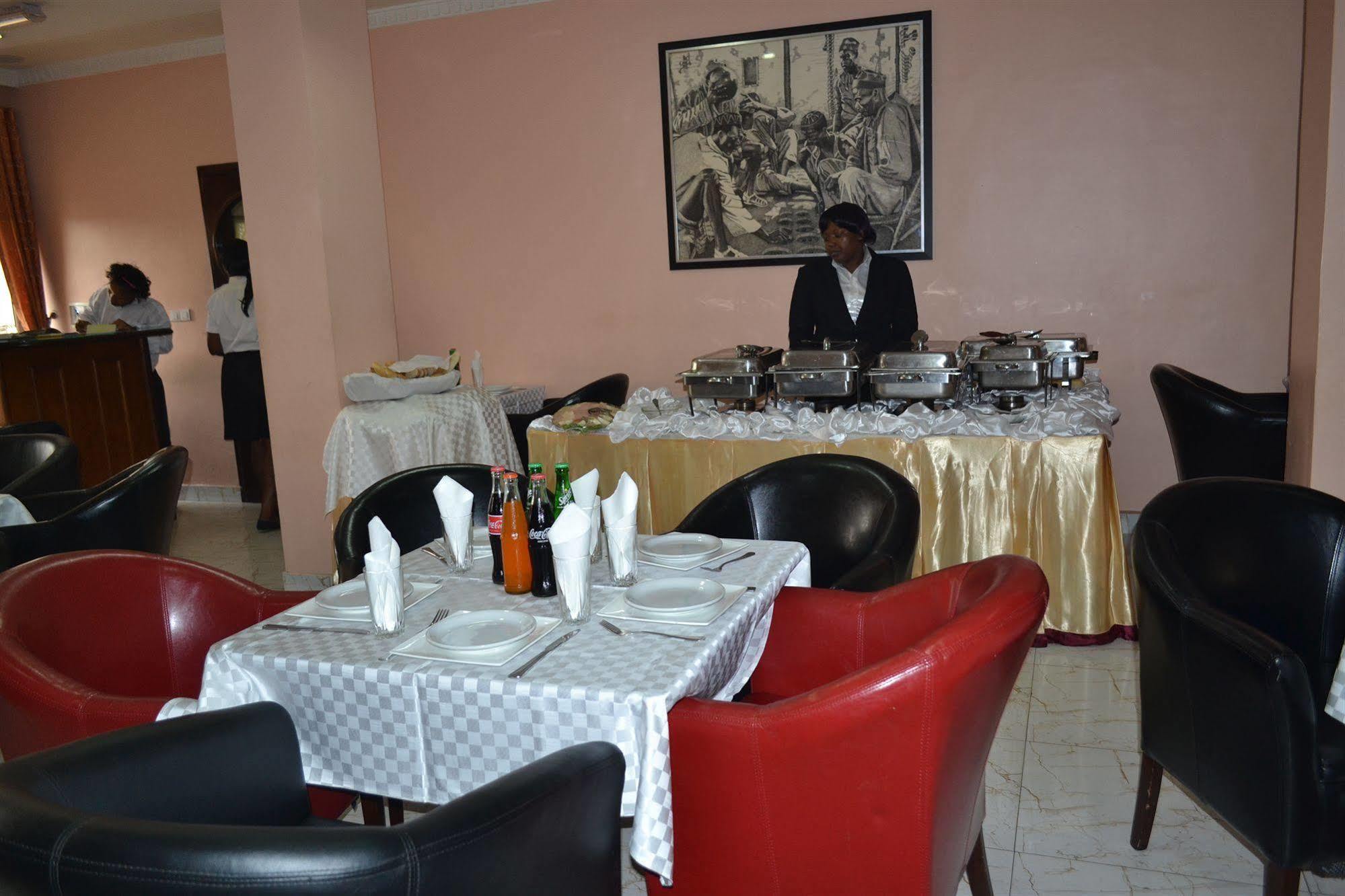 Hotel Mansel Yaoundé Exterior foto
