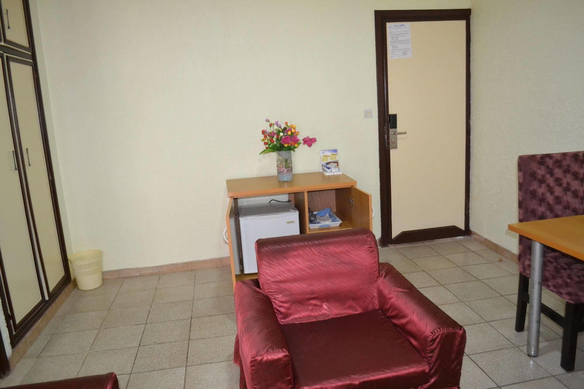 Hotel Mansel Yaoundé Exterior foto