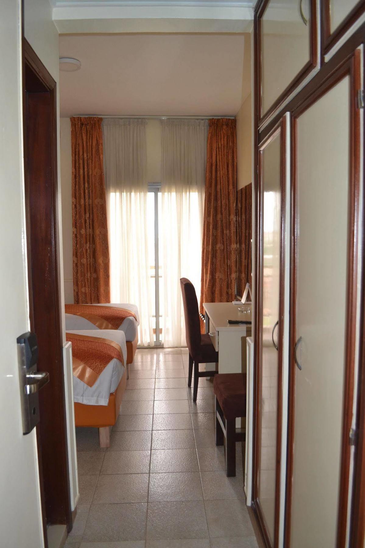 Hotel Mansel Yaoundé Exterior foto